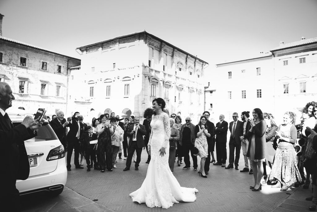 l'arrivo della sposa al matrimonio