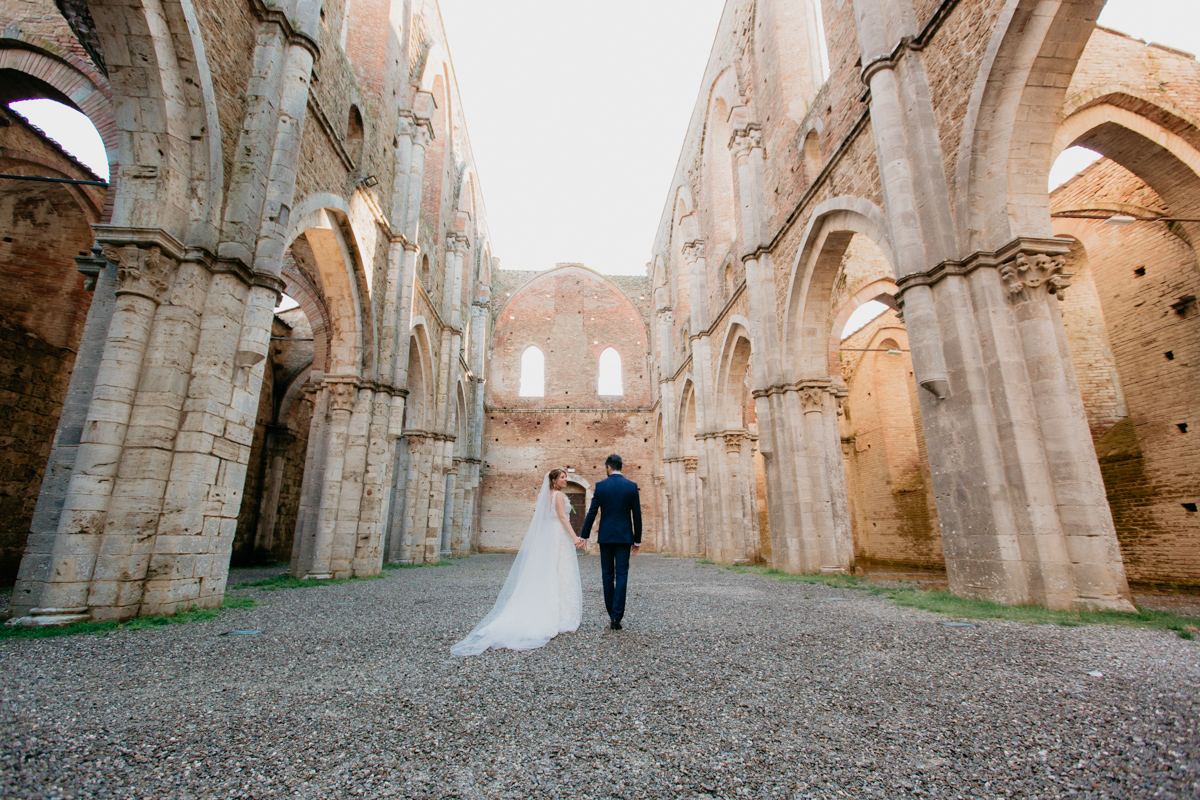 wedding photographer tuscany san galgano