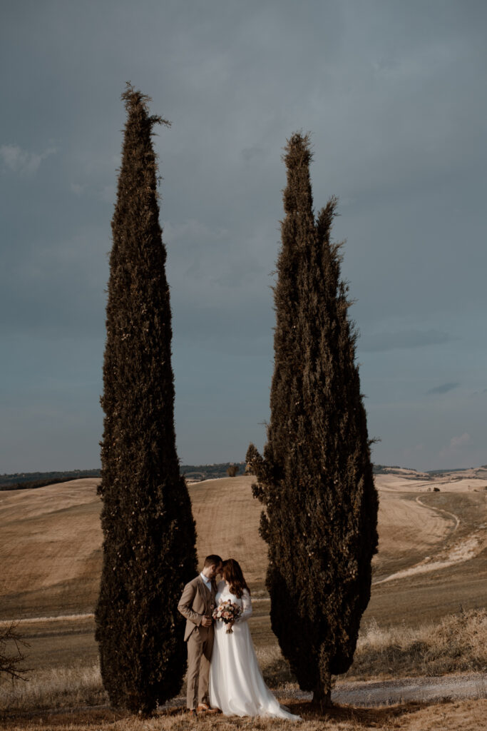 wedding and elopement photographer in tuscany